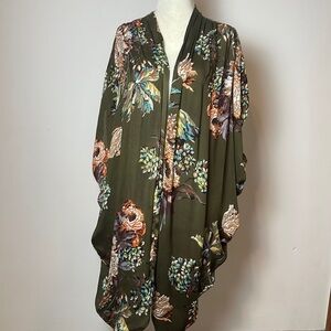 Umgee Beautiful floral Kimono Size S/M
